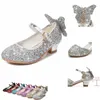 Sneakers Principessa Scarpe per ragazze Abito Banchetto per banchetti per bambini Spazzatura per farfalla per bambini per bambini Sandalshkd230701