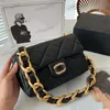 Designer Womens Shoulder Bag Leather Diamond Flap Hardware Metal Buckle Matelasse Chain Thick Chain Handbag Underarm Purse Coin Wallet Card Holder 20x14cm