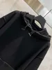 Mulheres Preto Casual Hoodies Com Capuz Grande Bolso Moletom Confortável e Quente Refinado Fit Hoodie Clássico Mangas Compridas Moletons Designers Tops