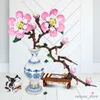 Blocks Ideas Blumenbausteine Pfirsichblütenpflanze Blaues und weißes Porzellan Bonsai-Modell Heimdekoration Kinderspielzeug Geschenk R230701