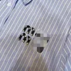 여성용 투피스 바지 디자이너 23 여름 편지 박힌 다이아몬드 루즈 쇼트 탑 셔츠 + 블루 스트라이프 반바지 세트 캐주얼 다목적 QAKX