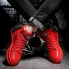 Scarpe eleganti Moda Sneakers rosse da uomo Comode scarpe da skateboard alte da uomo firmate con plateau in pelle 230630