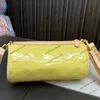 23ss Женщины роскоши дизайнерские сумки сумки сумочка женские подушки сумочки патентные кожаные цветы с оригинальным золотым металлическим мессенджером кошелек 26 см.