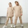 Ensembles de vêtements 2023 Enfants Enfants Polaire Tenues D'hiver Solide Coton Sweat À Capuche Pantalon Toddler Infant Costume Garçon Fille Casual Vêtements Chauds 230630