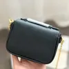 Gece Çantası Mini Zincir Çanta Tasarımcı Crossbody Çanta Deri Omuz Çantası Çanta Kadın Kabartmalı Alfabe Kapaklı Çanta İç Bölmeli