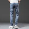 Diseñador de jeans para hombres 2023 Primavera Nuevo Slim Fit Algodón Marca de moda Jóvenes coreanos Impreso Pantalones bordados ASI