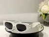 Nowe okulary przeciwsłoneczne projektowe 0095D Rama oczu z diamentami z diamentami proste i popularne okulary dekoracyjne UV400