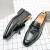 Nouveaux hommes vêtements de cérémonie chaussures mocassins marron pointu gland sans lacet affaires mariage chaussures pour hommes livraison gratuite à la main