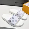 Avec la boîte Sandales Pantoufles Diapositives Chaussure Casual Flat Slide Designer Hommes Femmes Pantoufle Flip Flop Marque De Luxe Maison Légère Sandales Noires 35-46