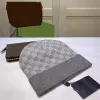 Designer para homens e mulheres designers clássicos outono inverno estilo quente gorro chapéus masculinos e femininos moda universal gorro de malha outono lã bonés de caveira quente ao ar livre