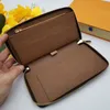 M62581 ZIPY ORGANIZATOR PROJEKTER PIELONA Kobiety Zipper Long Portfel Luxury Monety Tourse Sprzęgło Egzotyka Checkbook Passport Mode