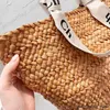 Designer Tassen Strozakken Strandtas Vrouwen Zomer Grote Capaciteit Tote Bags Geweldig voor op het strand Emmerzakken Letter Strap Wrap Handle Boodschappentassen Tote Bags Bamboo Style