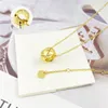 Collane con ciondolo di design Collana di diamanti ananas di alta qualità per uomo e donna ciondolo di lusso leggero in acciaio al titanio piccola catena di clavicola con perline di fagioli d'oro