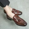 Nouveaux hommes vêtements de cérémonie chaussures mocassins marron pointu gland sans lacet affaires mariage chaussures pour hommes livraison gratuite à la main