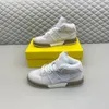 Topp lyxiga höga toppmatch-sneakers skor män gummi sula mocka läder casual logo-präglat sido skateboard promenad tyg fritid lägenheter eu38-46