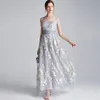 Women's Runway Dresses O Neck Sleeveless Embroidery Organza Patchwork Fashion Casual Long Party Prom260o