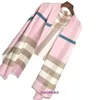 Sciarpe da donna Fashion Bur Home per l'inverno e l'autunno Sciarpa scialle a quadri in cashmere imitazione doppio uso addensato caldo versatile su entrambi i lati