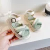 Sandaler färg matchande tjej barn sandaler för barn flickor skor barnskor från 2 till 5 tjocka botten kors mångsidiga pojkar sandal j230703