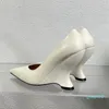 Tasarımcı parlak deri kadınlar sivri yüksek topuklu timsah desen garip kama yüksek topuklu ofis bayanlar kariyer ayakkabıları