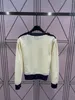 Kvinnors tröjor Designer 2023 Runway Hollow Out Sticking Ladies Fashion Kort ärm Casual O-Neck Women Button Pullover Jumper E12P