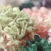 Gedroogde bloemen taps toelopende hortensiakaarsen sieren het natuurlijke van vereeuwigde goederen voor thuis en comfortdecoratie, muur of tafel