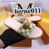 Designer Slippers Luxury Sandals Slides Charm Open-toe Set Foot Vacation Beach Flat slipper Casual Lock Flip Flops Women Shoes Slide brands T230703