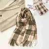 Bur home Boutique écharpe en peluche en vente Personnalisé pour les femmes haut de gamme sentiment châle plaid cou coréen imitation cachemire épaissi