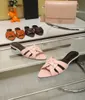 Brand slippers with the best quality 2023 new straight line slippers flat bottomed sandals open toe slippers