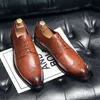 Klasik Derby Lace-Up Erkek Deri Ayakkabı Konforlu Vintage Moda Günlük Brogue Oyma Resmi Yuvarlak Toe Deri Ayakkabı