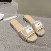 Dam Designer Sandaler Sommar Lyx Kanal Tofflor Ringer Kedja Svart Vit Aprikos Färg Läder Sandal Utomhus Strand Platt Kvinna CCity drhftt