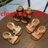 Sandaler Claladoudou 1216CM Barnsandaler Rosa Beige Pure Summer Girls Sandal Volanger Princess Shoes AntiSlip Baby Sandal Toddler J230703