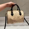 Сумки моды соломенная сумка дизайнер пакет с поперечным кузовом регулируемый ремень роскошная сумочка сумка вышива цветы