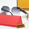Дизайнеры солнцезащитные очки модные поляризованные солнцезащитные очки, устойчивые к ультрафиолетовым ультрафиолетовым ультрафиолетовым солнцезащитным очкам.