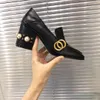 Chaussures habillées classiques Designer SHoes rivet en cuir Talon épais talons hauts 100% cuir de vachette Bouton en métal femme Perle chaussure bateau à talons hauts Grande taille 35-41-42 us4-us11 Avec boîte