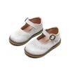 Baskets 2023New Girls Single Spring et Autumn Performance Chaussures en cuir pour enfants Chaussures bébéHKD230701