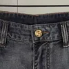 Jeans pour hommes Designer Mens Summer Denim Shorts pour homme Bleu Noir Zip Breeches Bouton en métal Logo tridimensionnel imprimé Pantalon de créateur G7KC