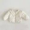 Daunenmantel Baby Love Cotton Kleidung Mädchen süße warme dreidimensionale Spitze verdickte Strickjacke Jungen Mode All Match Baumwolle gepolsterte Jacke 230703