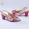 Sandalet QSGFC İtalyan Tasarım Afrika Renkli Çizgiler Desen Tarzı Kadın Ayakkabı ve Çanta Parti için Macenta Rengi Düğün 230630