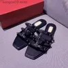 Flat Slippers Beac Fashion Сделайте снимок для путешествий.