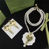 2023-Luxury Love Pearl Orecchini Esagerato Noble Collane Emerald Heart Danglers Set di gioielli Regalo di compleanno Anniversario