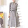 Casual klänningar Miyake veckad klänning för kvinnor 2023 Spring Lace-up Loose Fashion High-End Temperament French Vestido de Mujer