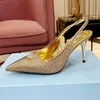 Sandálias decorativas triangulares Laço traseiro feminino 7,5 cm 5,5 cm Sapatos de salto de gatinho Designer de luxo Sapatos formais pontiagudos Decoração de cristal brilhante Jantar de festa clássico