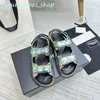 Tasarımcı Ayakkabı Kadın Sandalet Slingback Platform Dad Sandal Ayakkabı Deri Buzağı Kapitalı Slaytlar Yaz Grandd Lüks Sandles Kadınlar İçin Plaj Kayışı Sandalyas 35-42