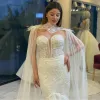 Bröllopsjagräs klänningar brudklänning med Cape Lace Applique Pärlad golvlängd älskling skräddarsydd vestidos de novia plus size strand trädgård