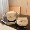 Luxury axelväskor le-oe mode enkla fyrkantiga crossbody väskor kvinnor högkvalitativa läder designer handväskor telefon plånbok 230715