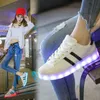 Sneakers 7ipupas Storlek 25-44 Svart vit linje Luminous Sneakers USB Barnskor Med Led Light Up För Barn Pojkar Flickor Växande sneakerHKD230701