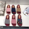 Desenhador de alta qualidade feminino chinelos alfabeto senhora plataforma sandálias ao ar livre festa casual sandália verão praia chinelo sapatos coloridos com caixa t230703