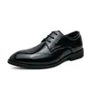 ¡Novedad de 2023! Zapatos Derby de cuero para hombre, cómodos zapatos Brogue con cordones y punta en pico, traje de alta calidad, informal de negocios clásico