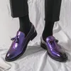 Scarpe eleganti Moda Uomo viola formale Brogue in pelle di lusso Designer Mocassini con nappine Festa nuziale 230703