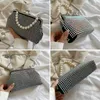 Bolsas de noite Bolsa feminina com alça de pérola Tendência para mulheres elegantes Bolsas de ombro incrustadas de diamantes